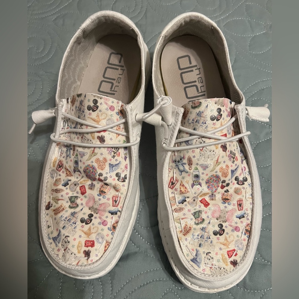 Women’s Hey Dudes size 8  Disney
